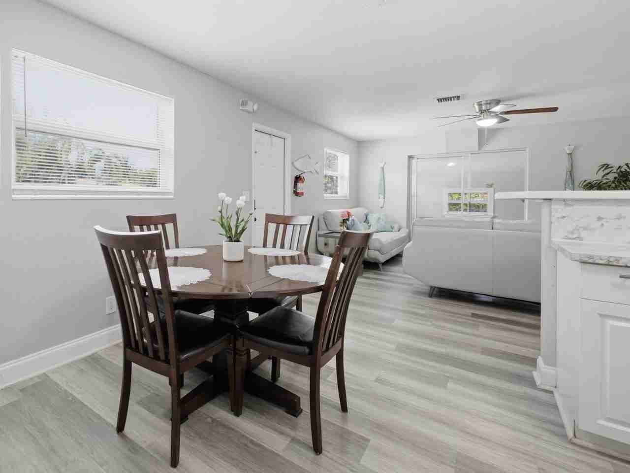 226 E Gateway Blvd - Photo 7 of 31