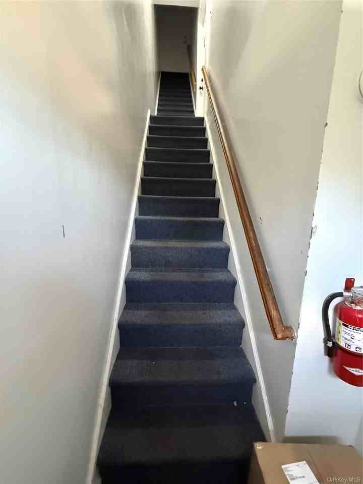 85 Halley St - Photo 2 of 16