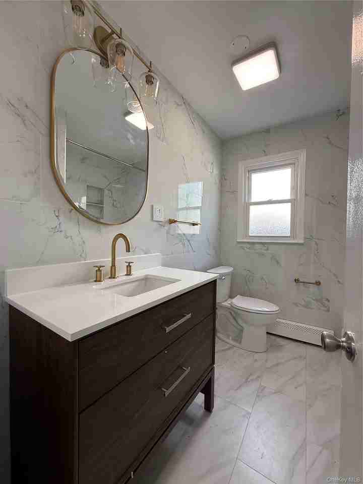 85 Halley St - Photo 6 of 16