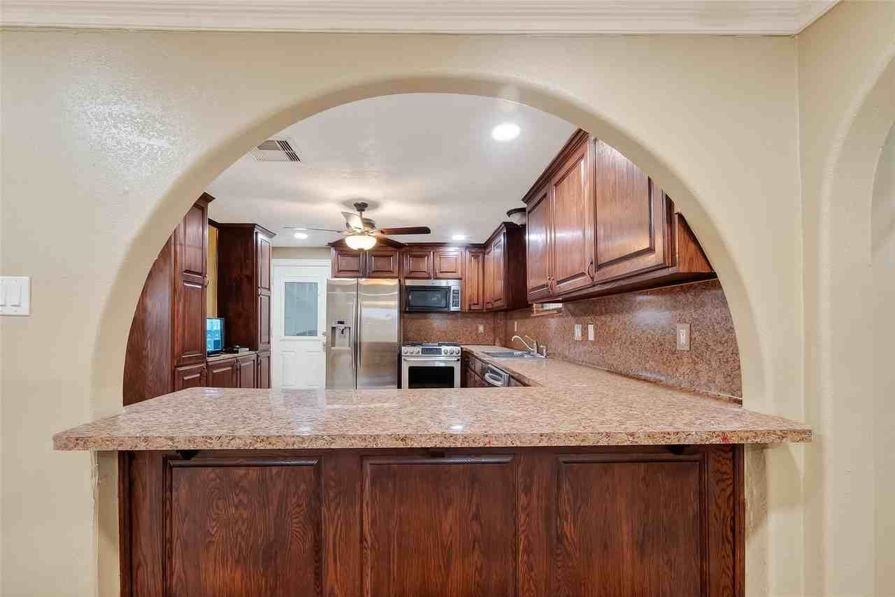 807 #807 Ruth St - Photo 4 of 30