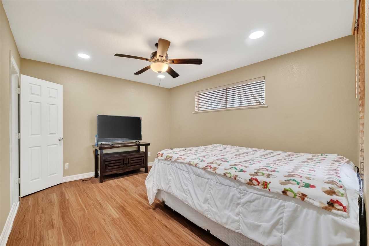 807 #807 Ruth St - Photo 7 of 30