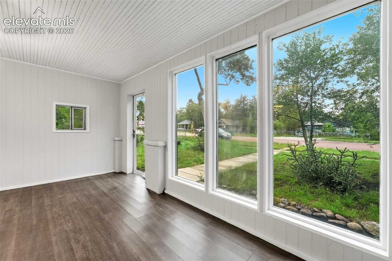 824 E Moreno Ave - Photo 7 of 34