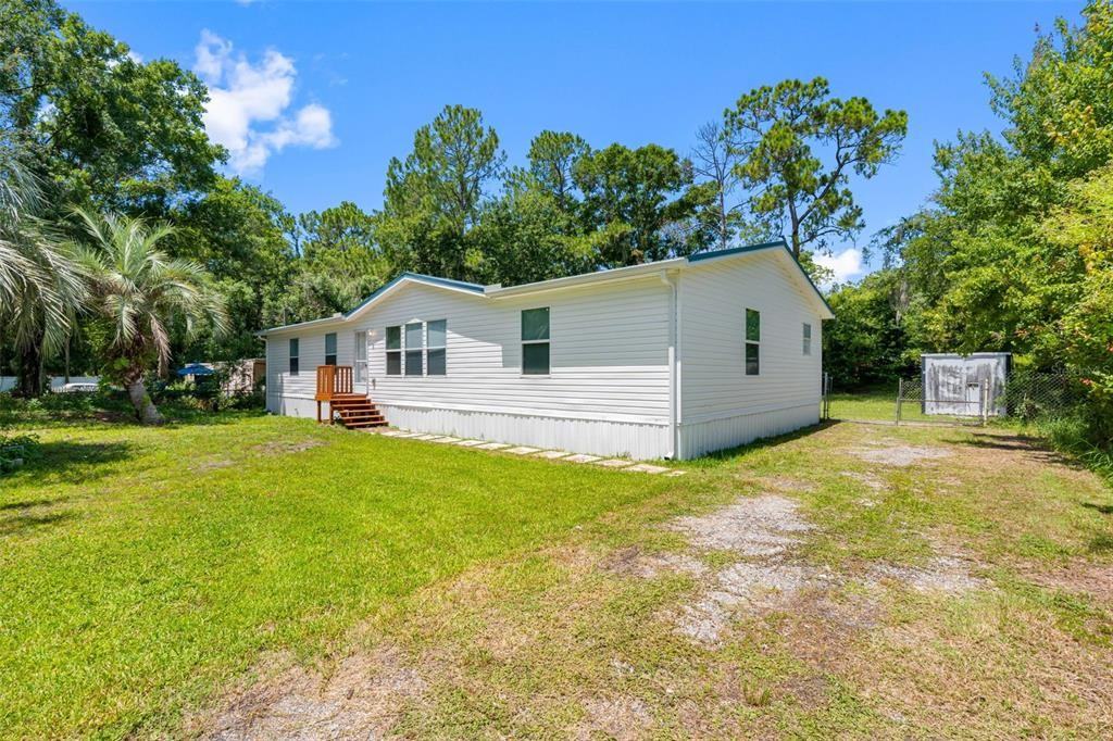 6847 Woodsman Dr - Photo 3 of 50