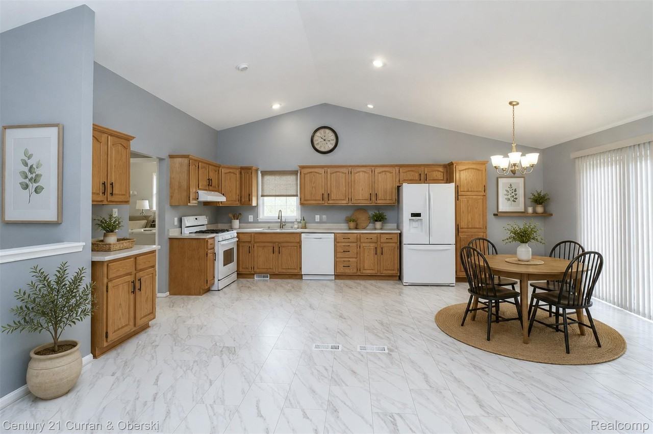 14777 Cavell St - Photo 6 of 26