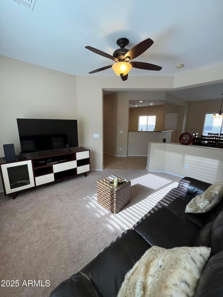 26087 W Tonto Ln - Photo 7 of 29