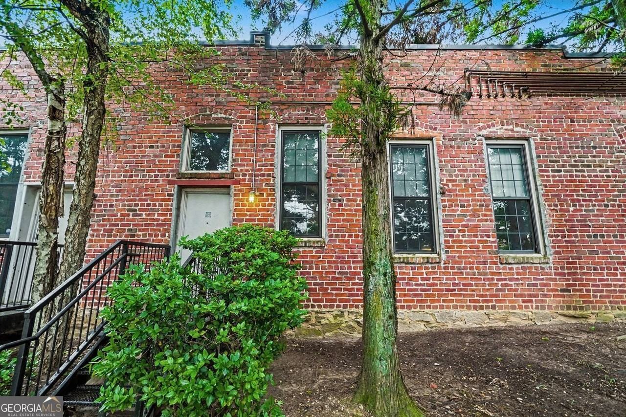 644 Wells St Sw - Photo 3 of 27