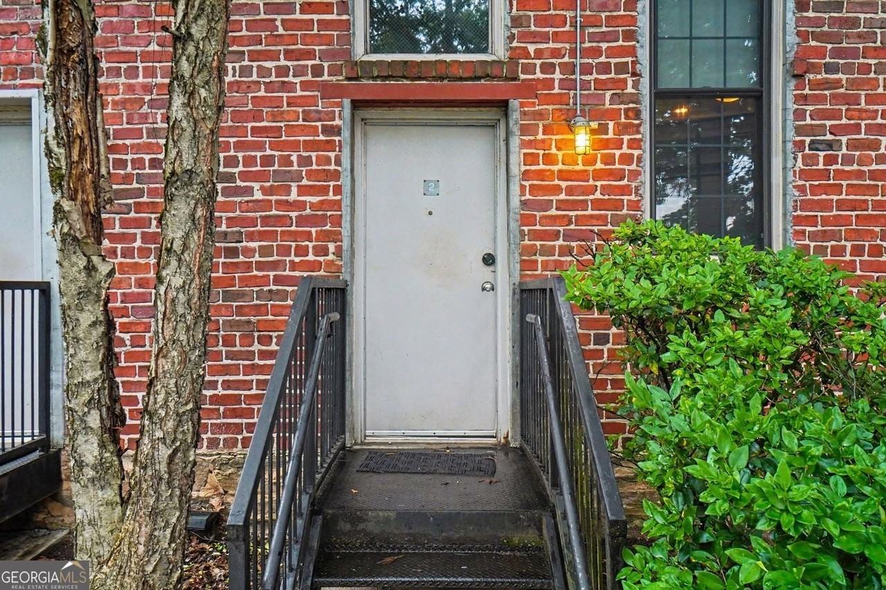 644 Wells St Sw - Photo 5 of 27