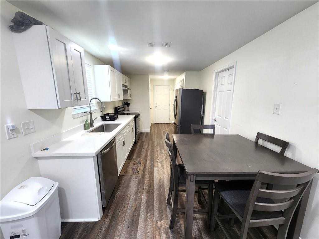 118 Treuil Ln - Photo 3 of 12