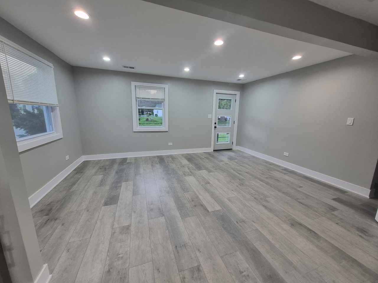 861 Campbell Ave - Photo 3 of 9