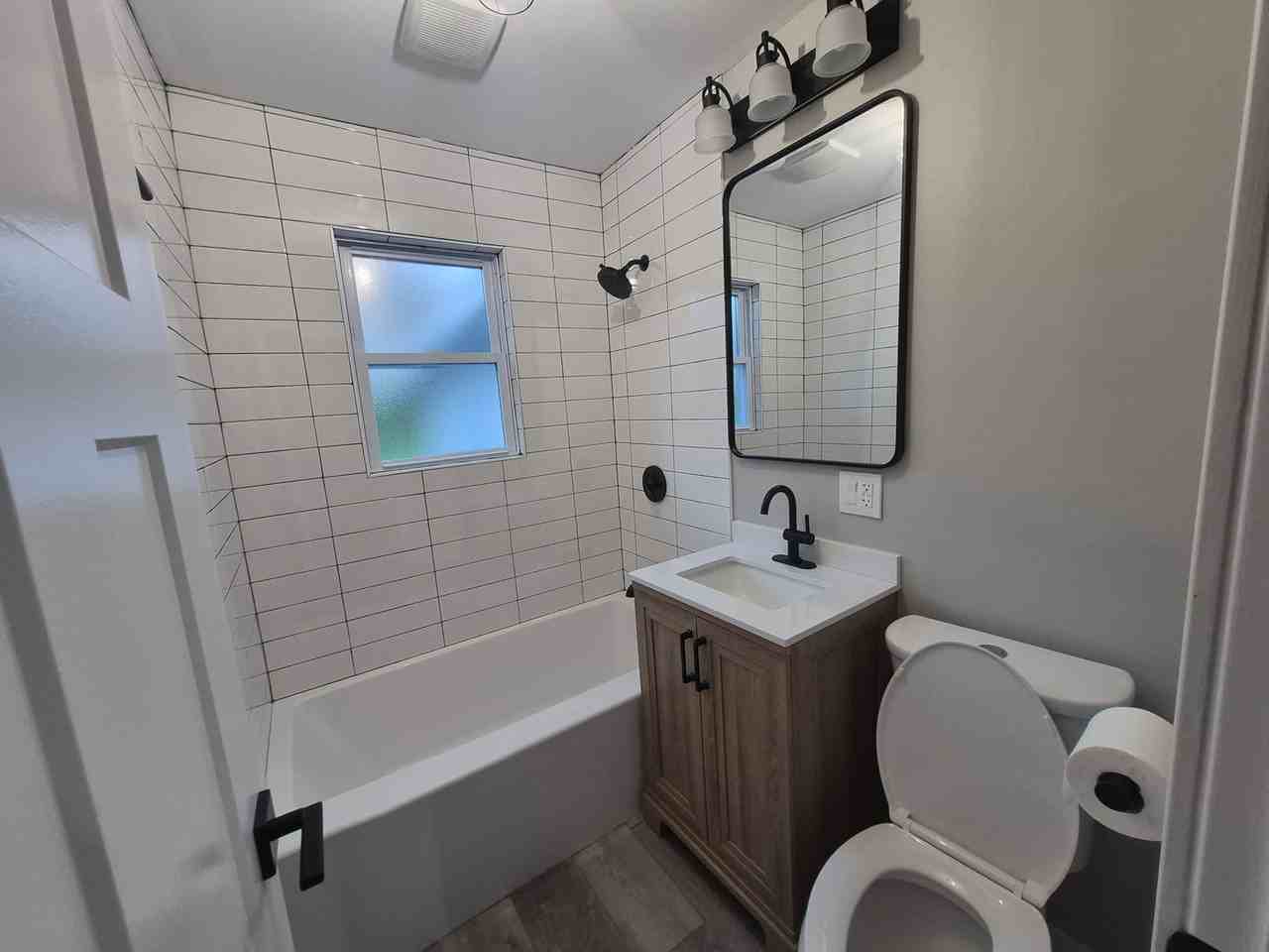 861 Campbell Ave - Photo 4 of 9