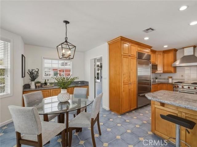 2611 Alvord Ln - Photo 4 of 14