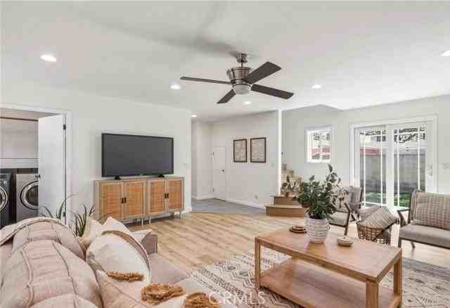 2611 Alvord Ln - Photo 6 of 14