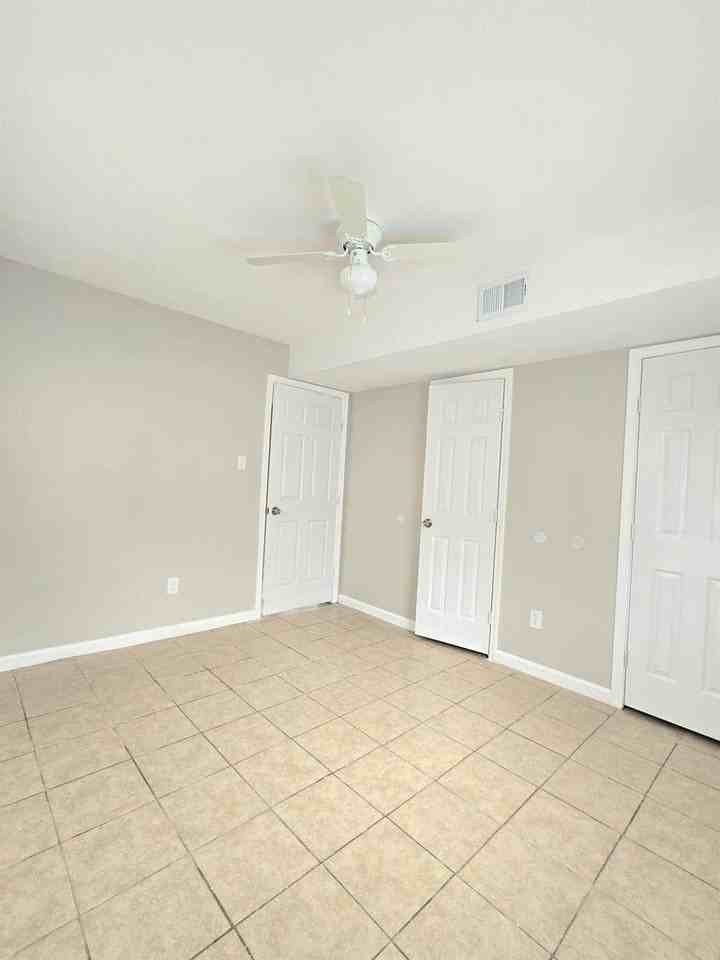 3823 Mount Pleasant St - Photo 7 of 13