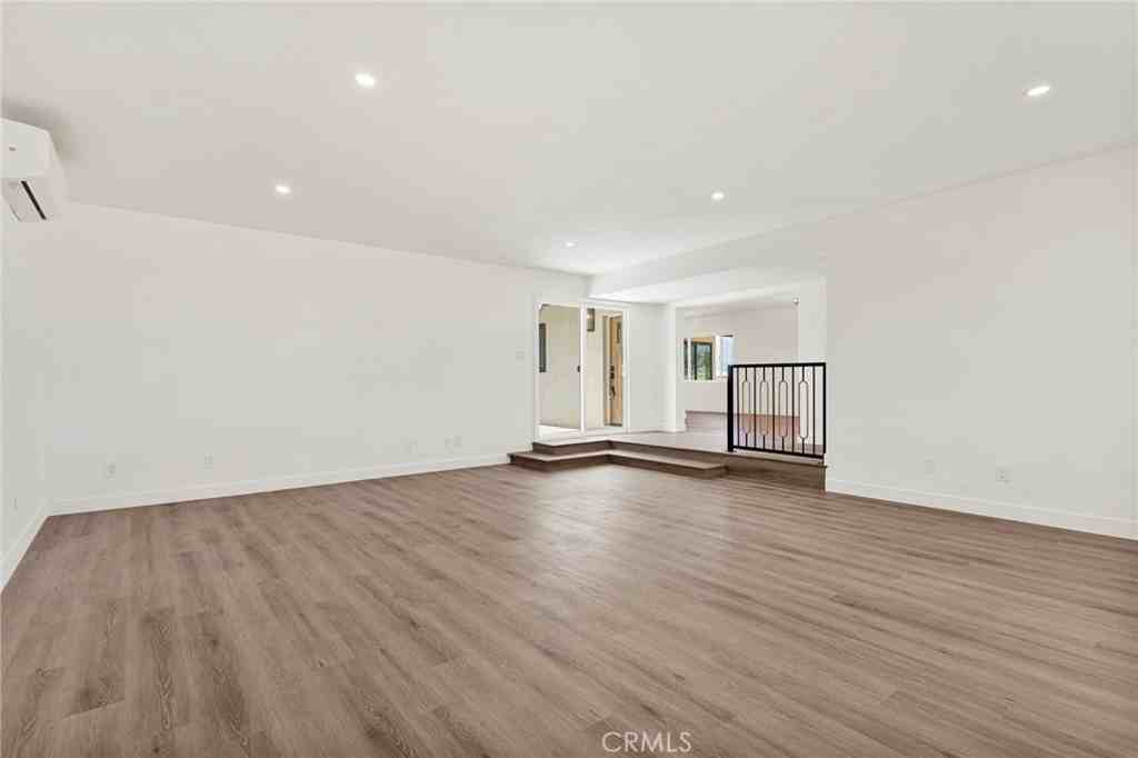 10675 Joshua Rd - Photo 5 of 8
