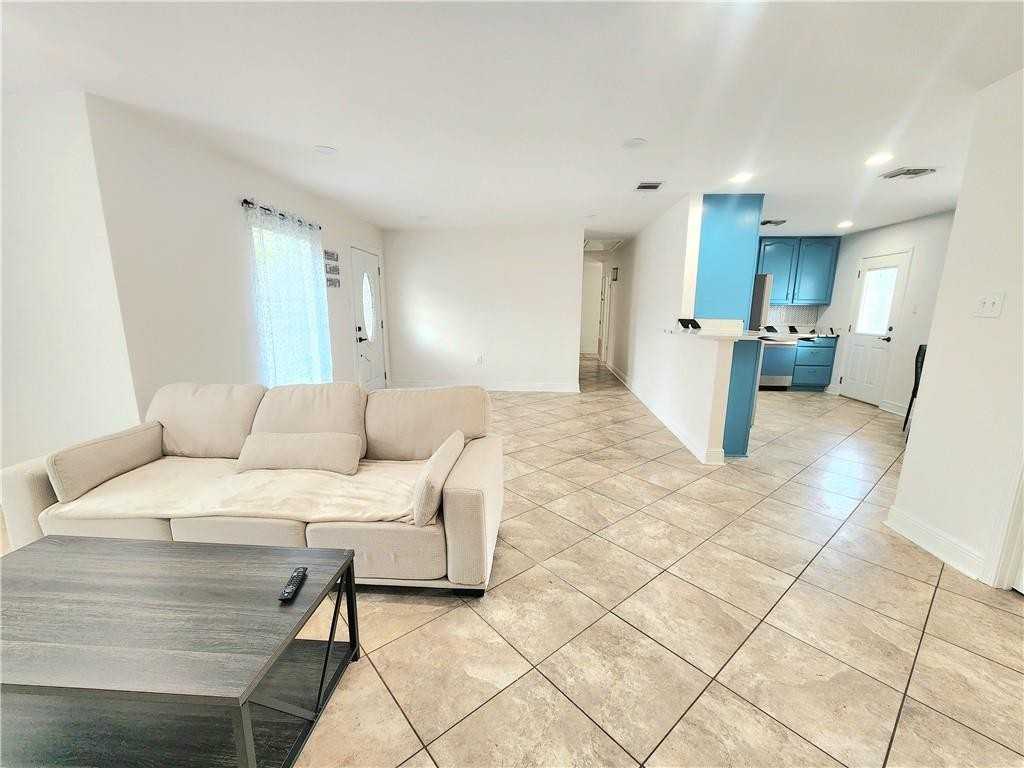 121 Alfred St - Photo 5 of 22