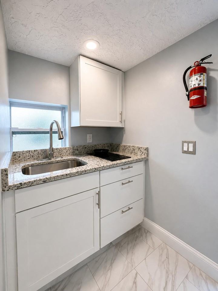 173 W 16th St - Photo 4 of 7