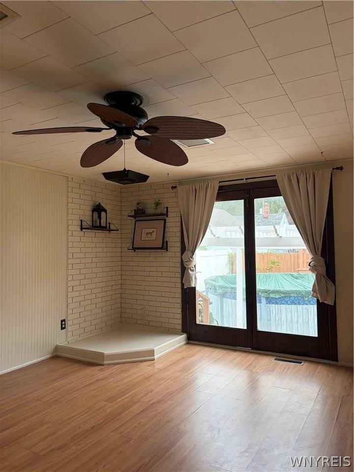 766 Harding Ave - Photo 7 of 13