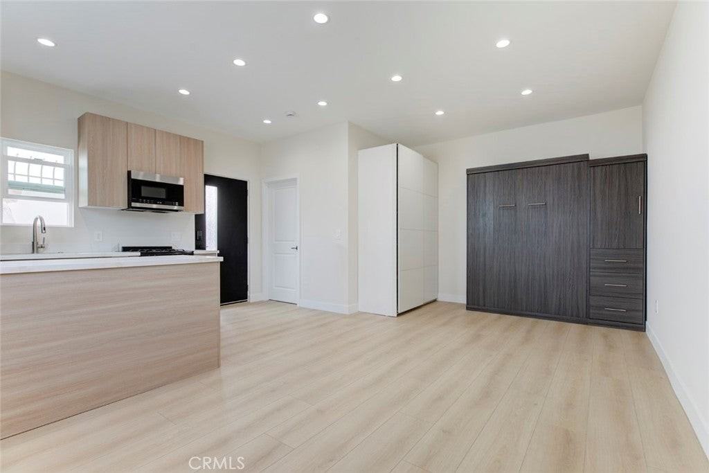 1913 Eden Ave - Photo 2 of 8