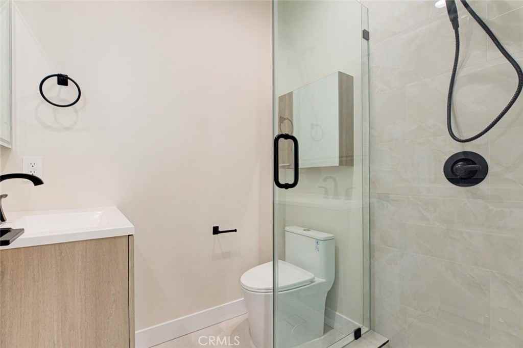 1913 Eden Ave - Photo 4 of 8
