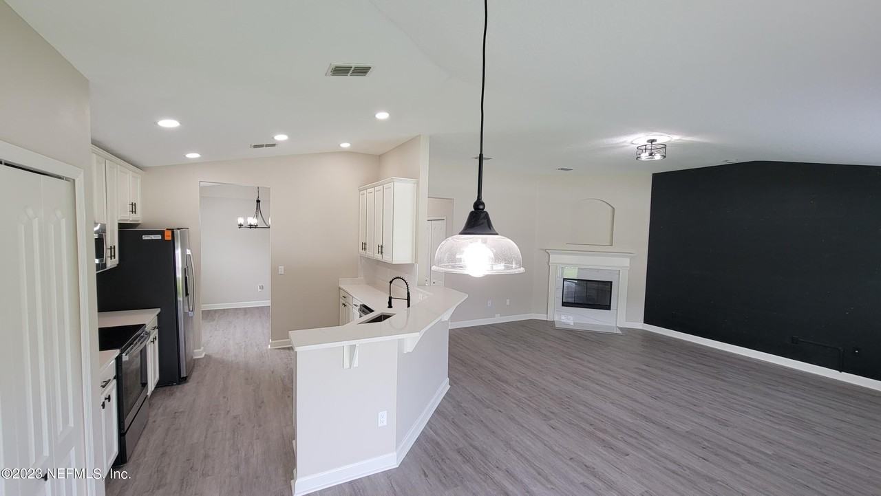 2735 Woodsdale Dr - Photo 5 of 37