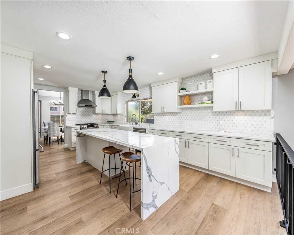 9604 Newfame Cir - Photo 4 of 22