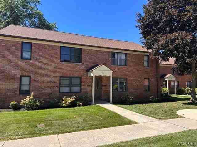 3901 Main St