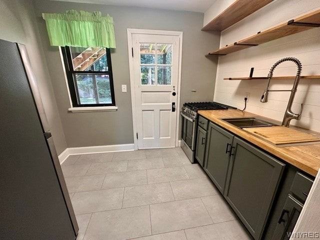 3901 Main St - Photo 2 of 26