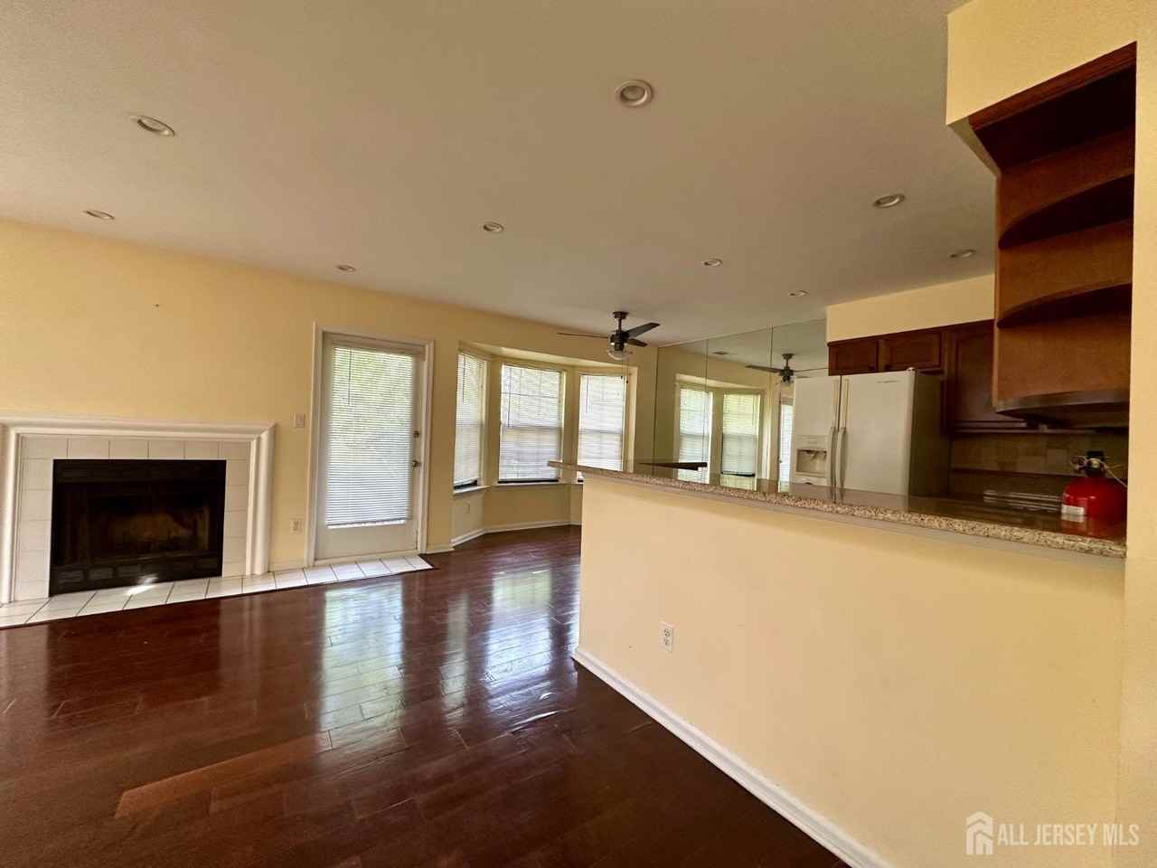435 Meade Ct - Photo 5 of 17
