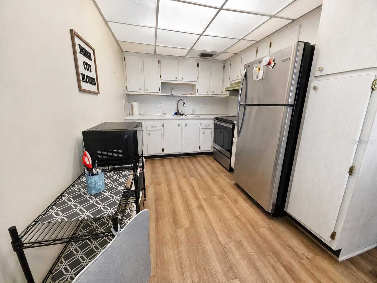 11251 80th Ave - Photo 7 of 15
