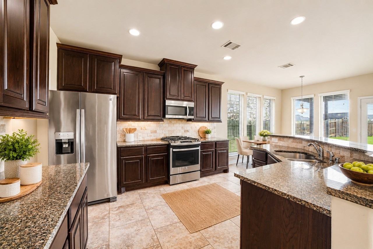 2310 Falcon Brook Dr - Photo 3 of 16