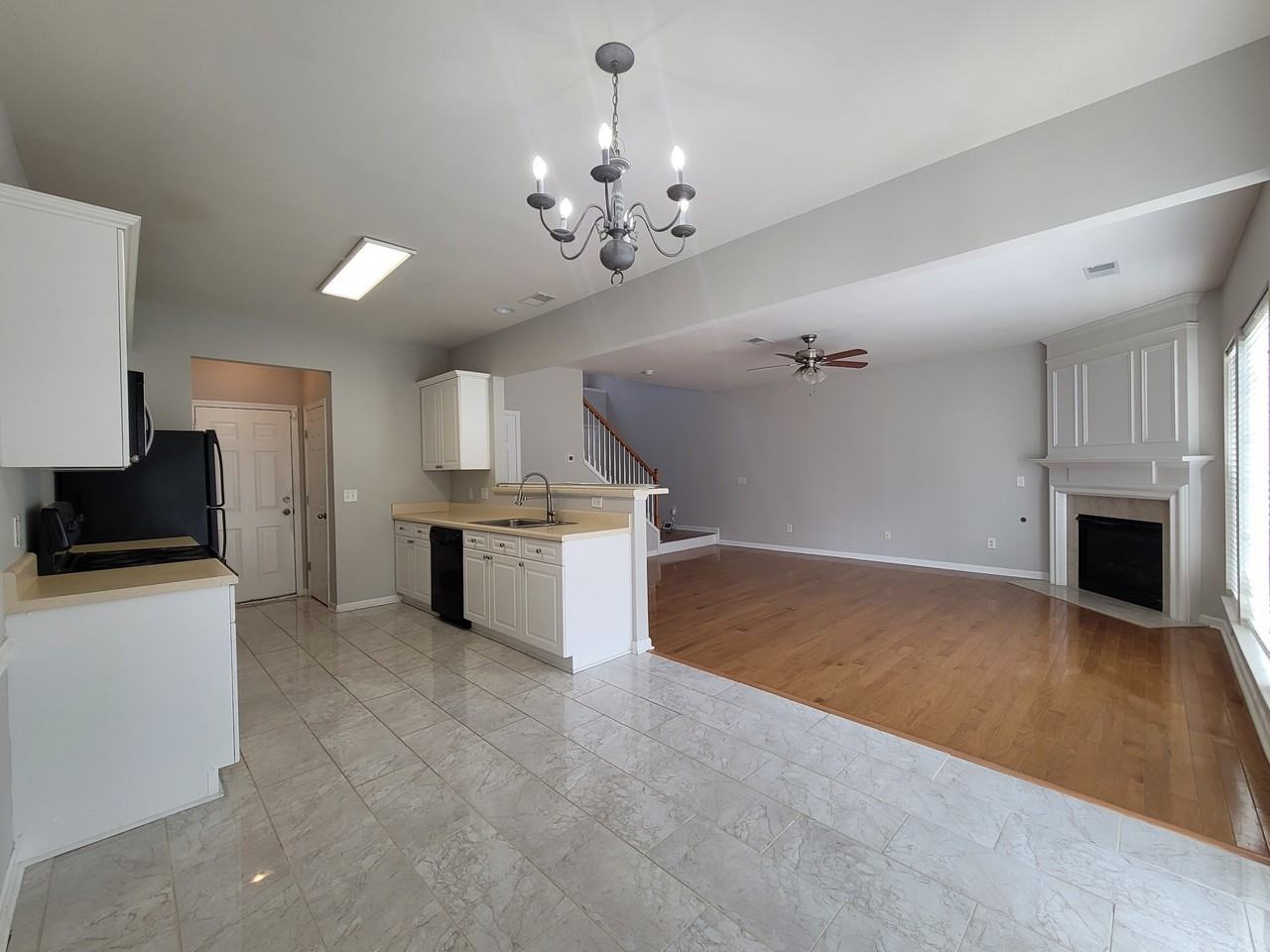 212 Brushy Creek Ln - Photo 3 of 13
