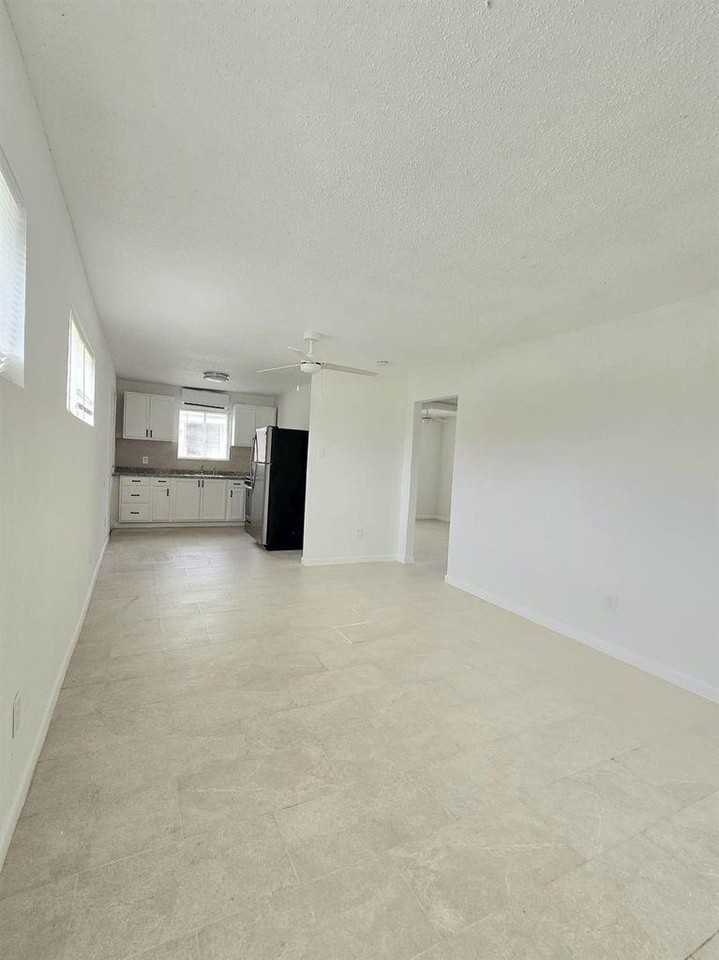 3839 Mount Pleasant St - Photo 5 of 11