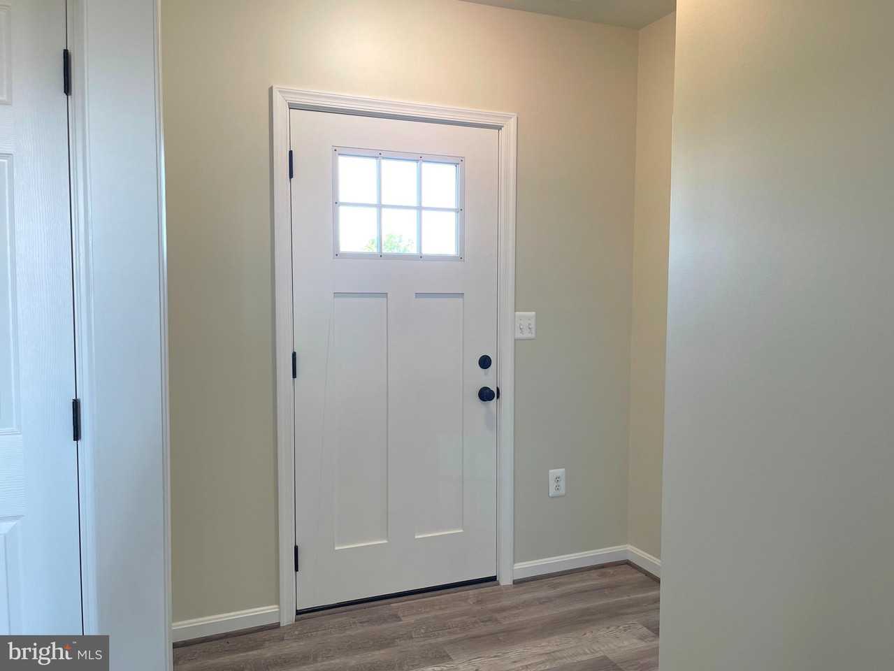 7990 Mackall Rd - Photo 3 of 18