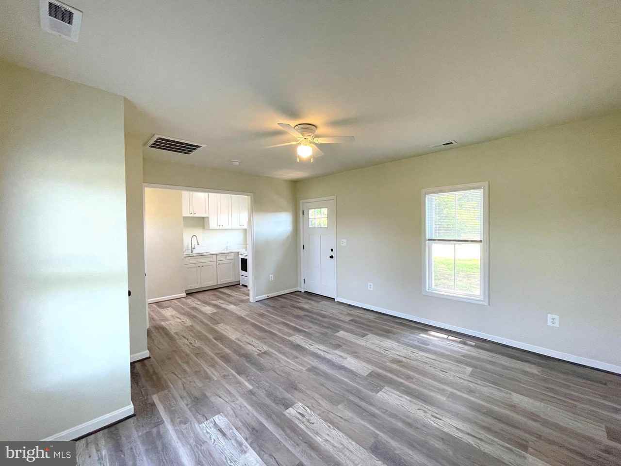 7990 Mackall Rd - Photo 5 of 18