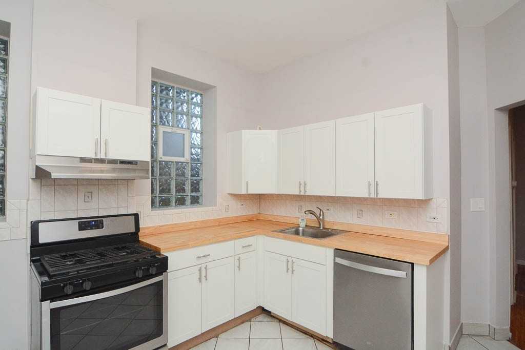 2202 W Belmont Ave #1R - Photo 2 of 21