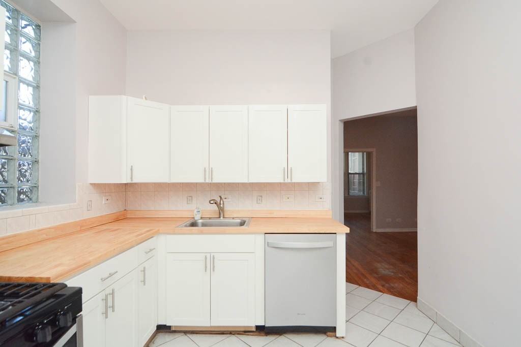 2202 W Belmont Ave #1R - Photo 3 of 21
