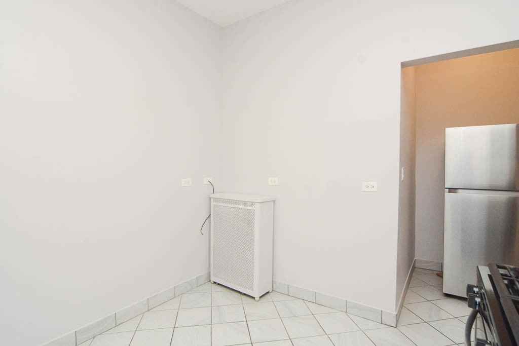 2202 W Belmont Ave #1R - Photo 6 of 21
