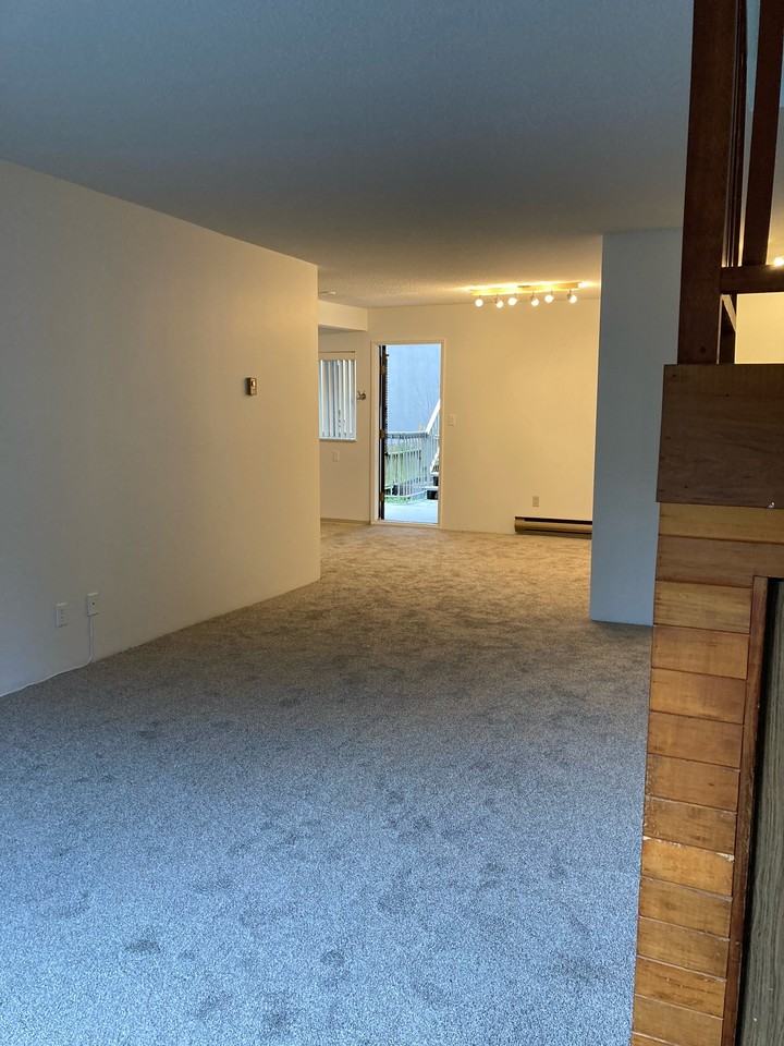 3563 Oak Street - Photo 4 of 14
