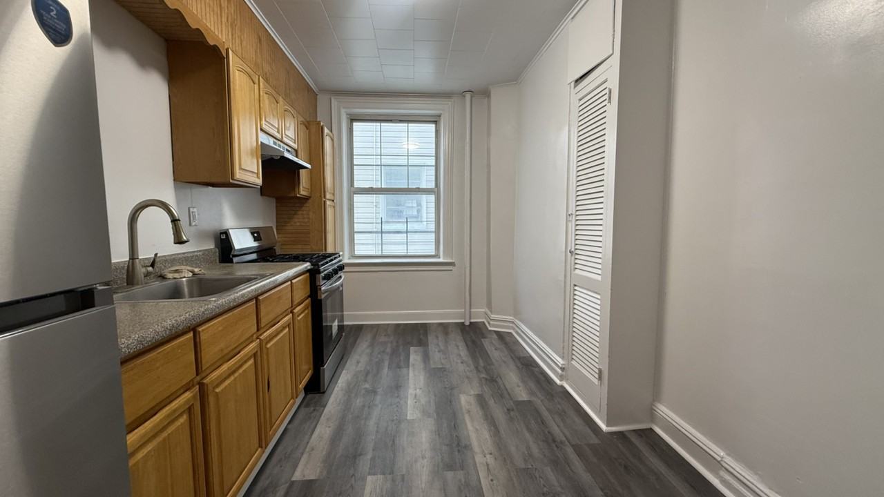 Colden Ave - Photo 6 of 11