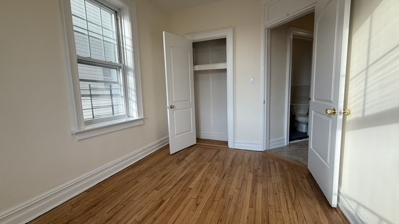 Colden Ave - Photo 4 of 11
