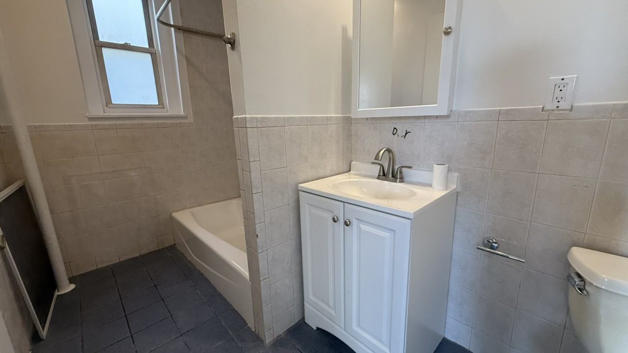 Colden Ave - Photo 7 of 11