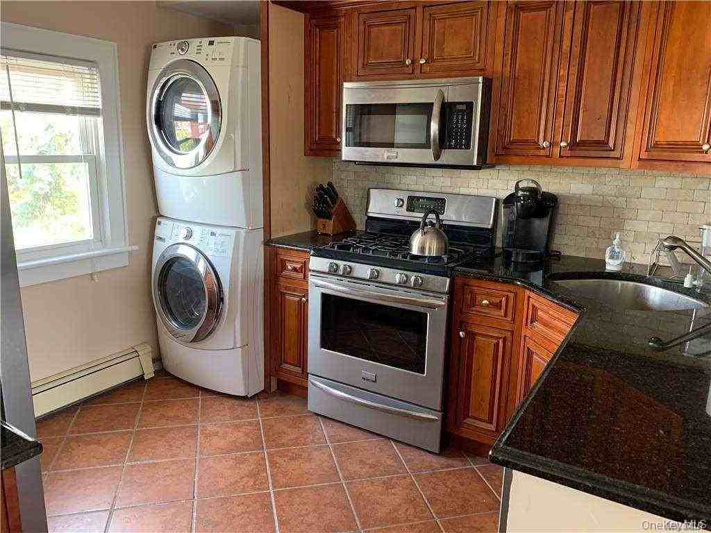 38 Clayton Ave - Photo 7 of 14