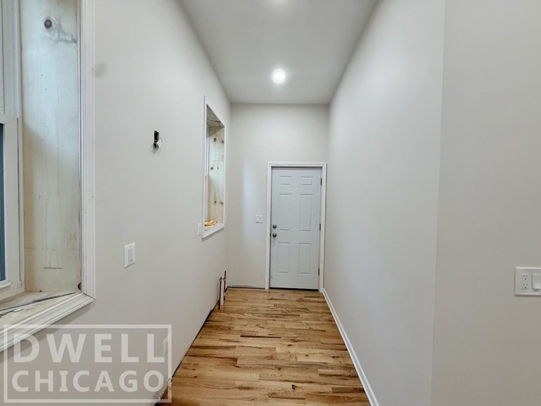 1824 S Canalport Ave #1R - Photo 3 of 9