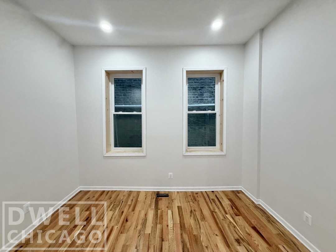 1824 S Canalport Ave #1R - Photo 5 of 9