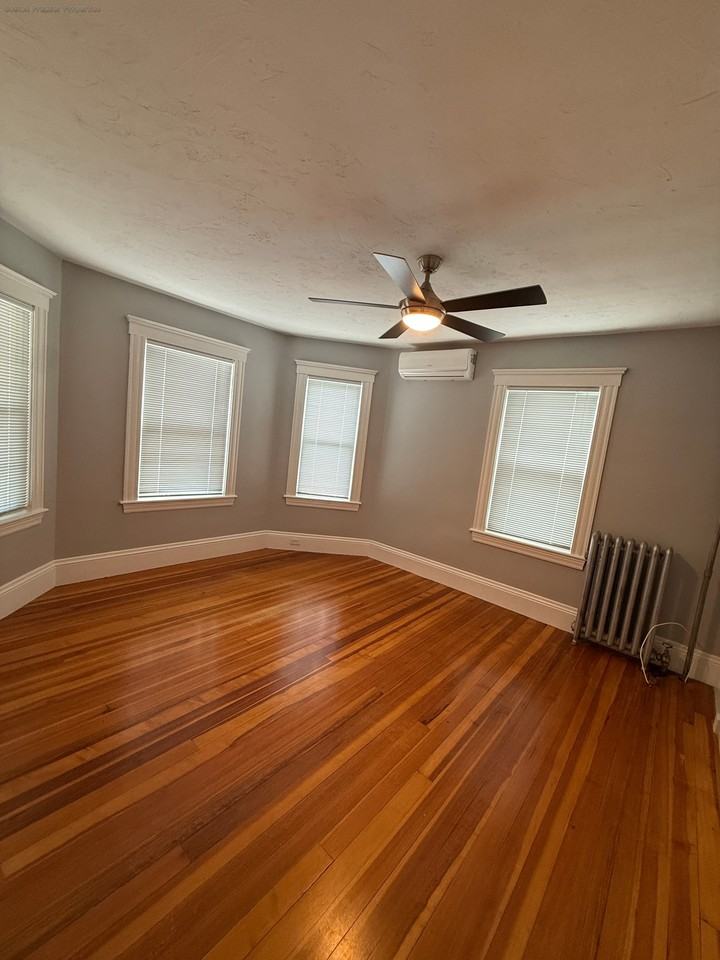 Glover Ave #1 - Photo 4 of 9