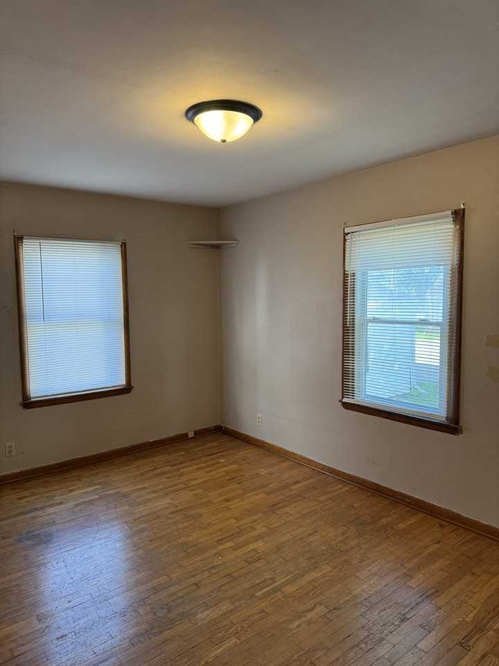 1109 W Carson St #1 - Photo 2 of 17