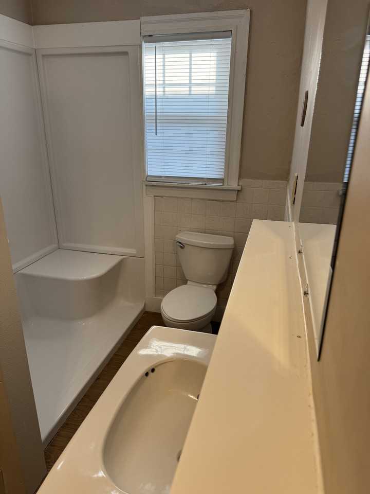 1109 W Carson St #1 - Photo 4 of 17
