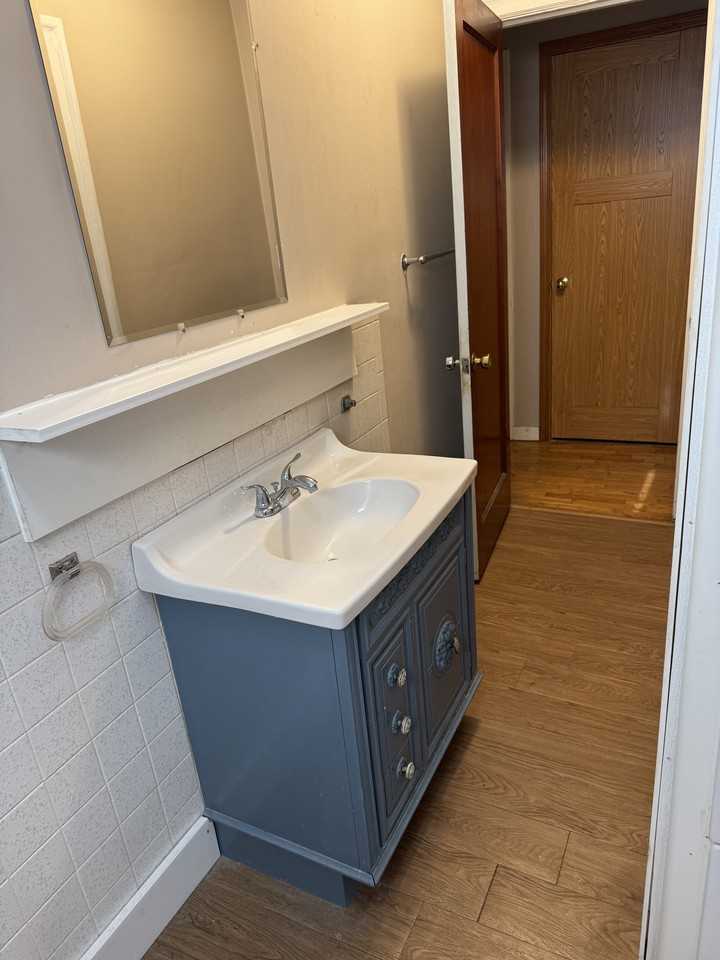 1109 W Carson St #1 - Photo 5 of 17