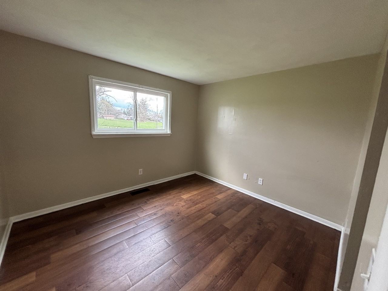 2626 Dorothy Ave Ne #1 - Photo 4 of 10