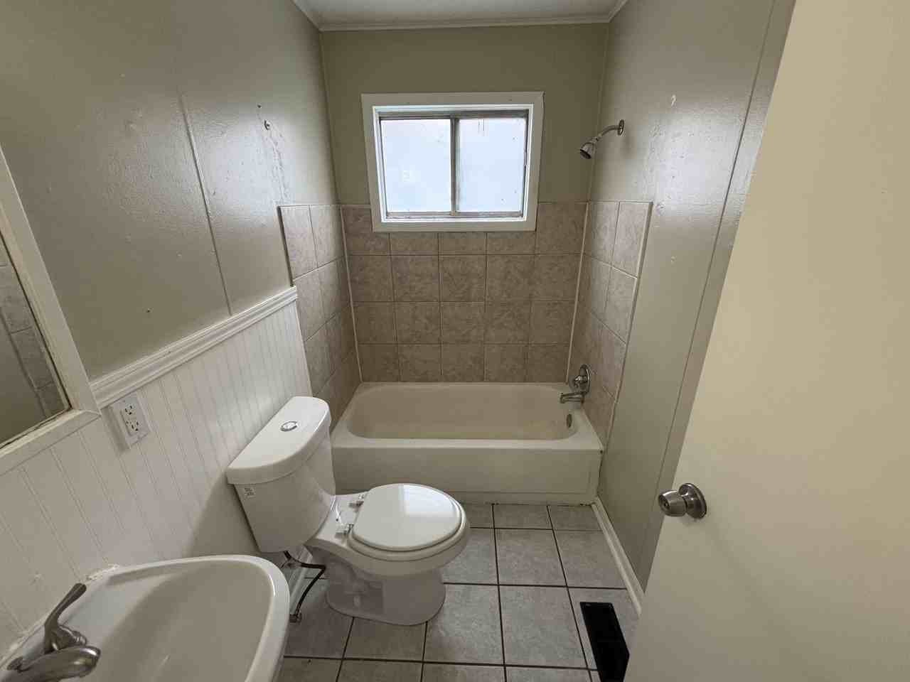 2626 Dorothy Ave Ne #1 - Photo 7 of 10